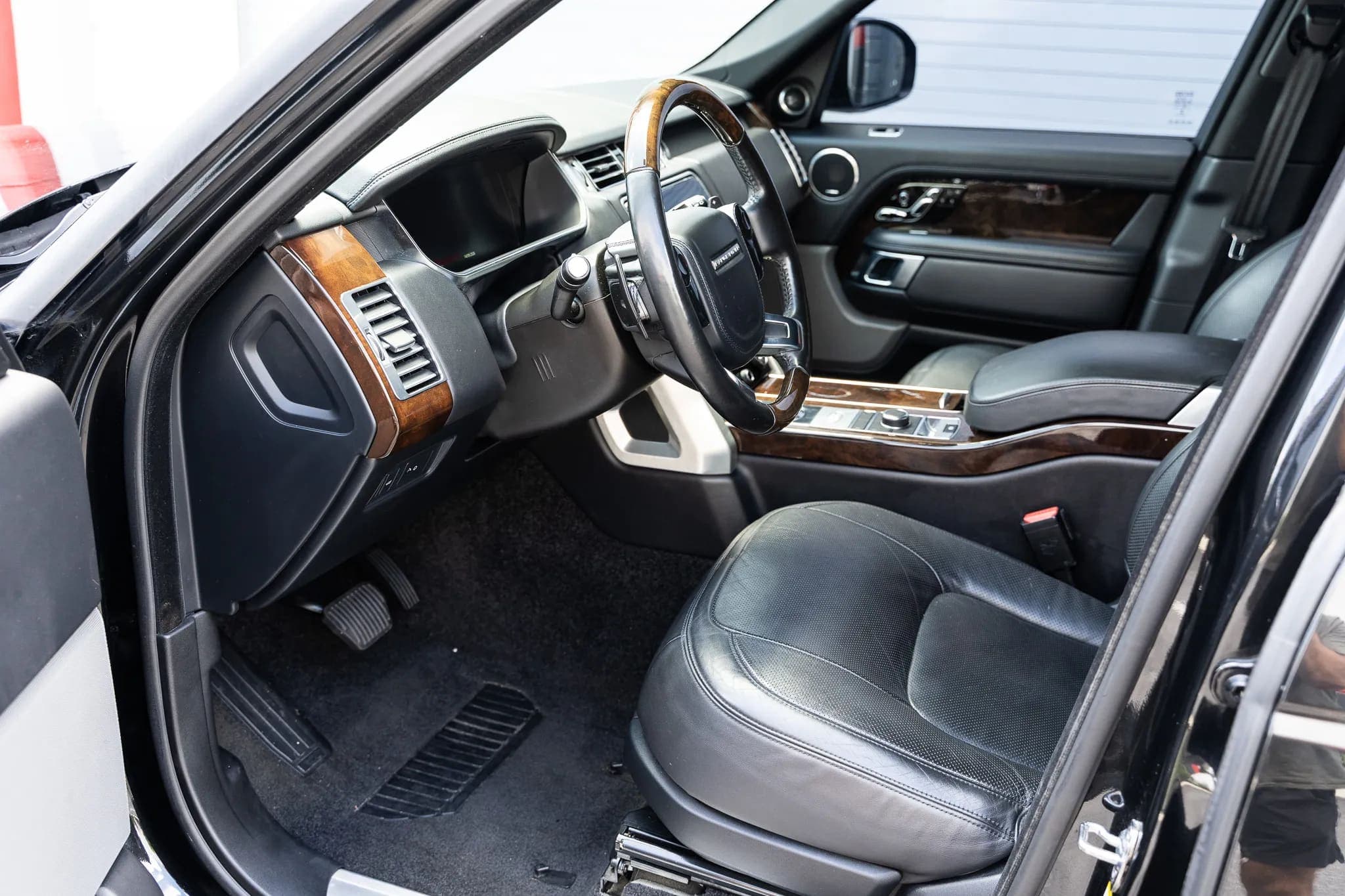 2018 Land Rover Range Rover Supercharged LWB, view