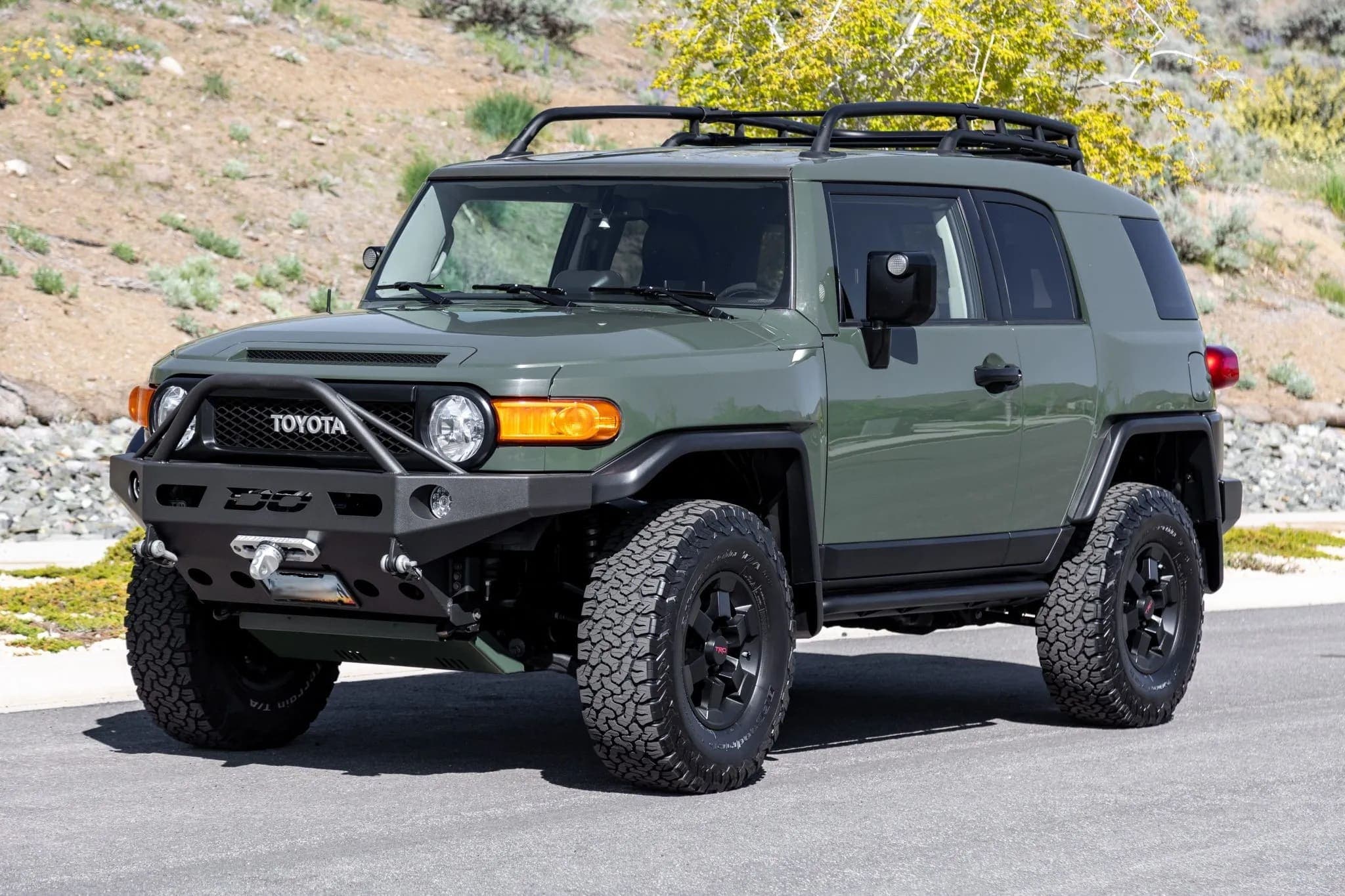 2011 Toyota FJ Cruiser Trail Teams Special Edition, view 1