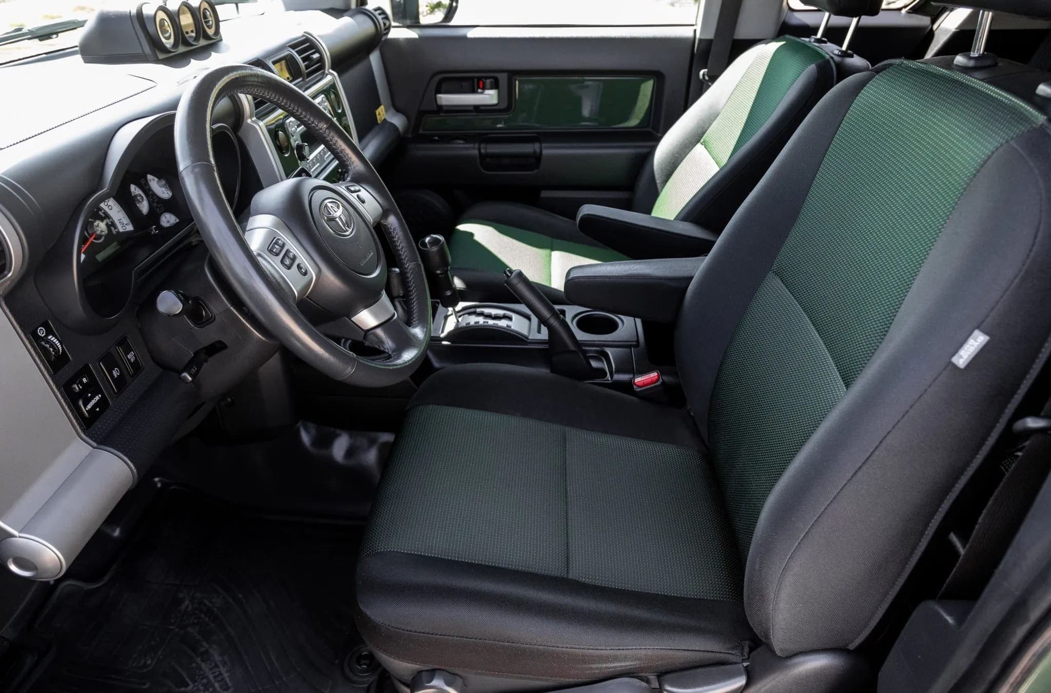 2011 Toyota FJ Cruiser Trail Teams Special Edition, view