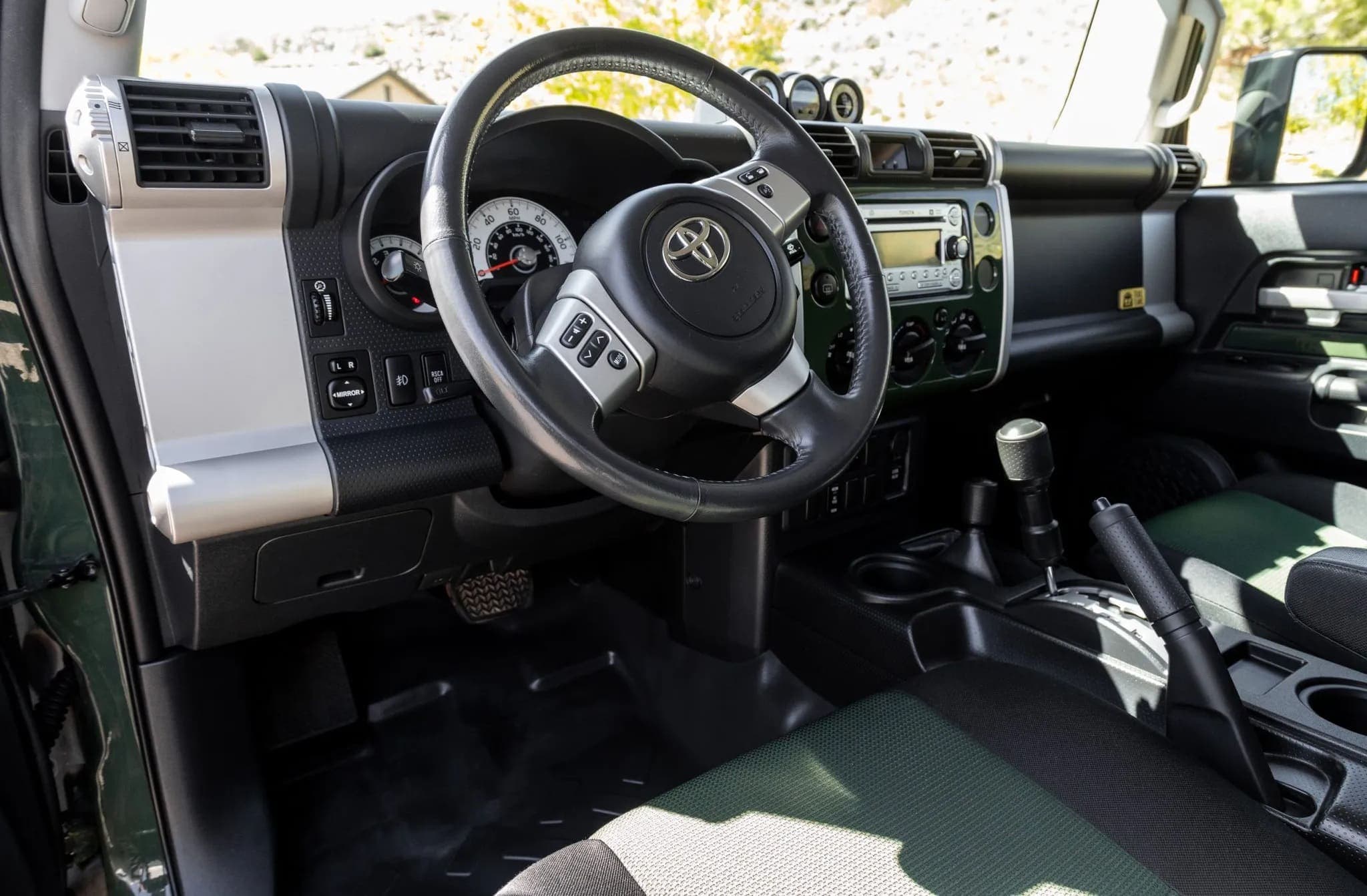 2011 Toyota FJ Cruiser Trail Teams Special Edition, view