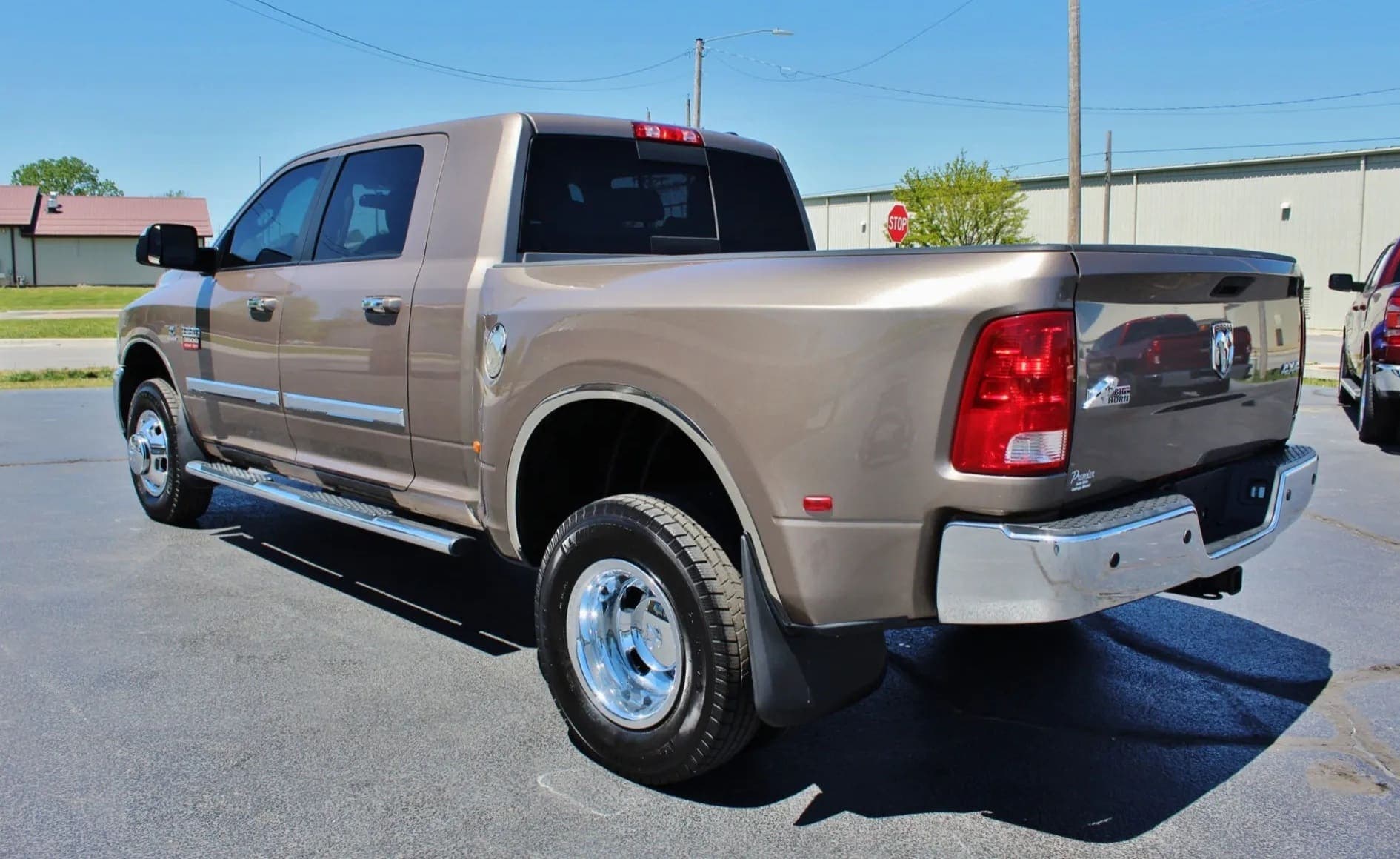 2010 Dodge Ram 3500 SLT Mega Cab Big Horn Cummins Dually 4×4 6-Speed, view