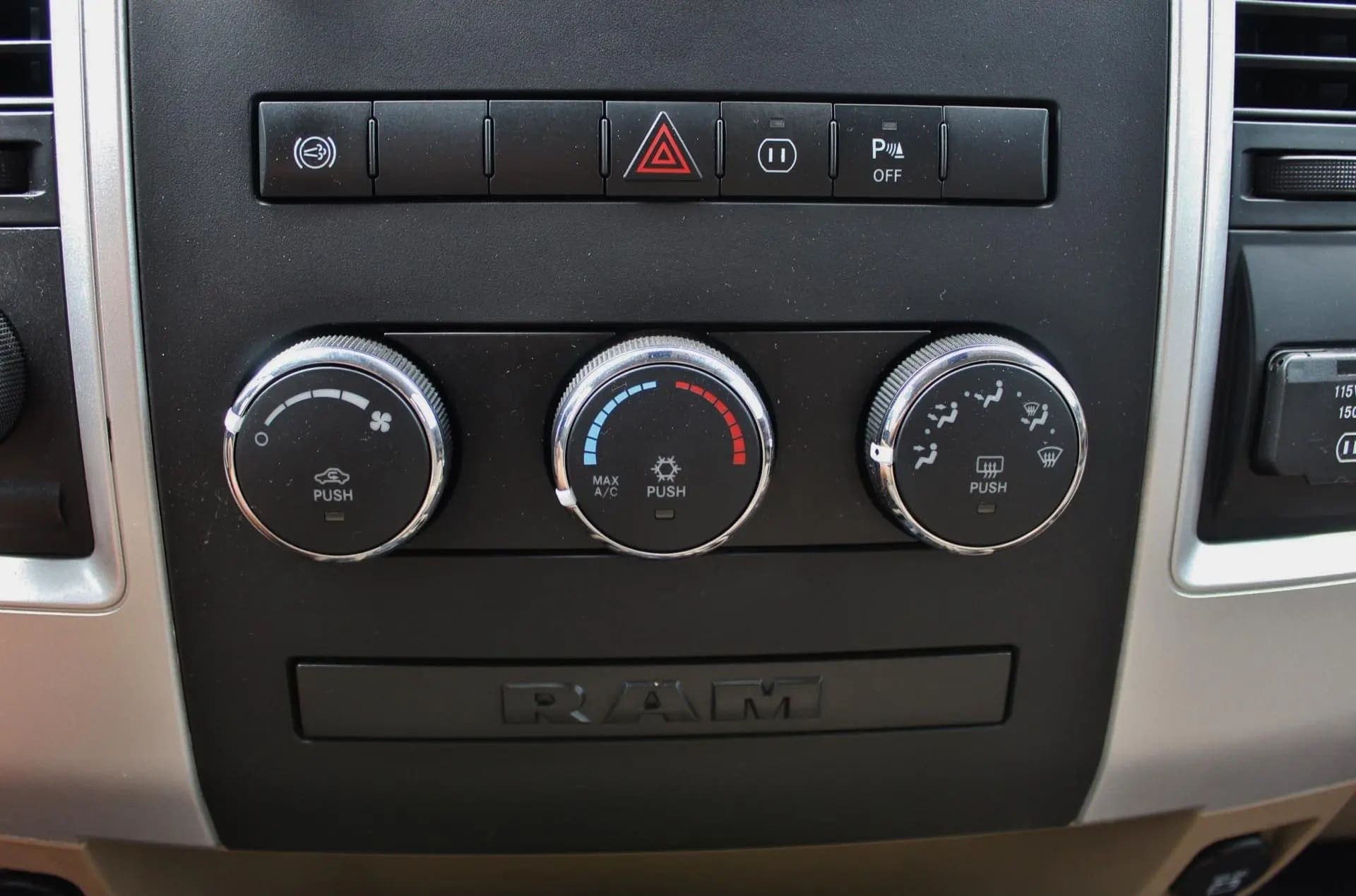 2010 Dodge Ram 3500 SLT Mega Cab Big Horn Cummins Dually 4×4 6-Speed, view