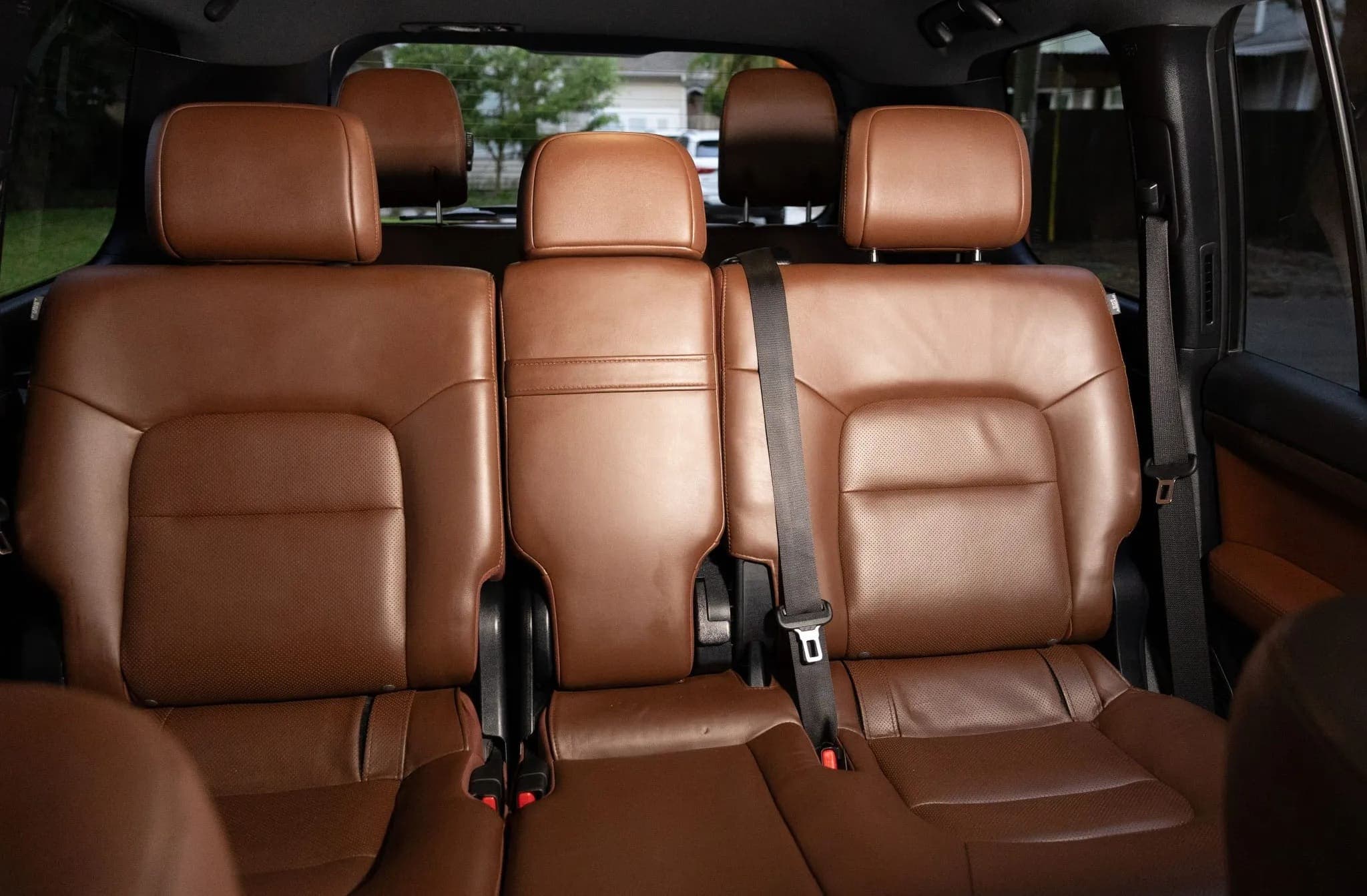 Toyota Land Cruiser URJ200, view