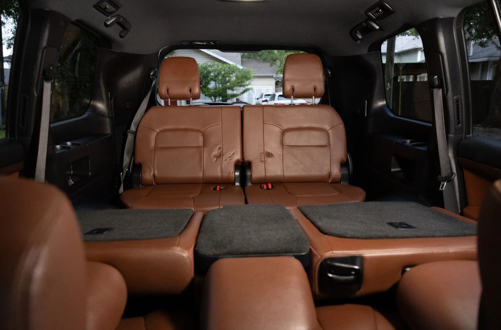 Toyota Land Cruiser URJ200, view