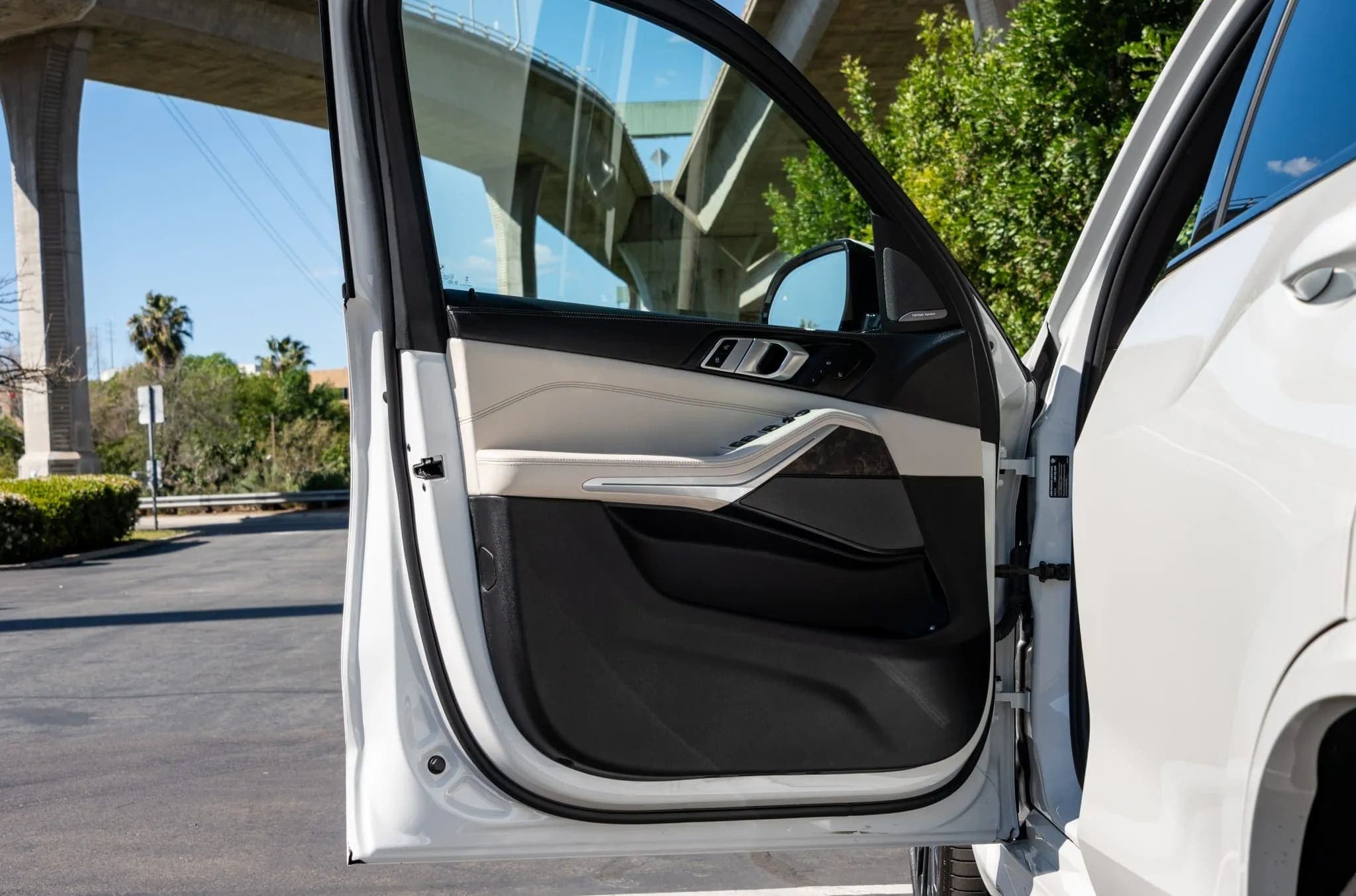BMW X5 xDrive50e M Sport, view