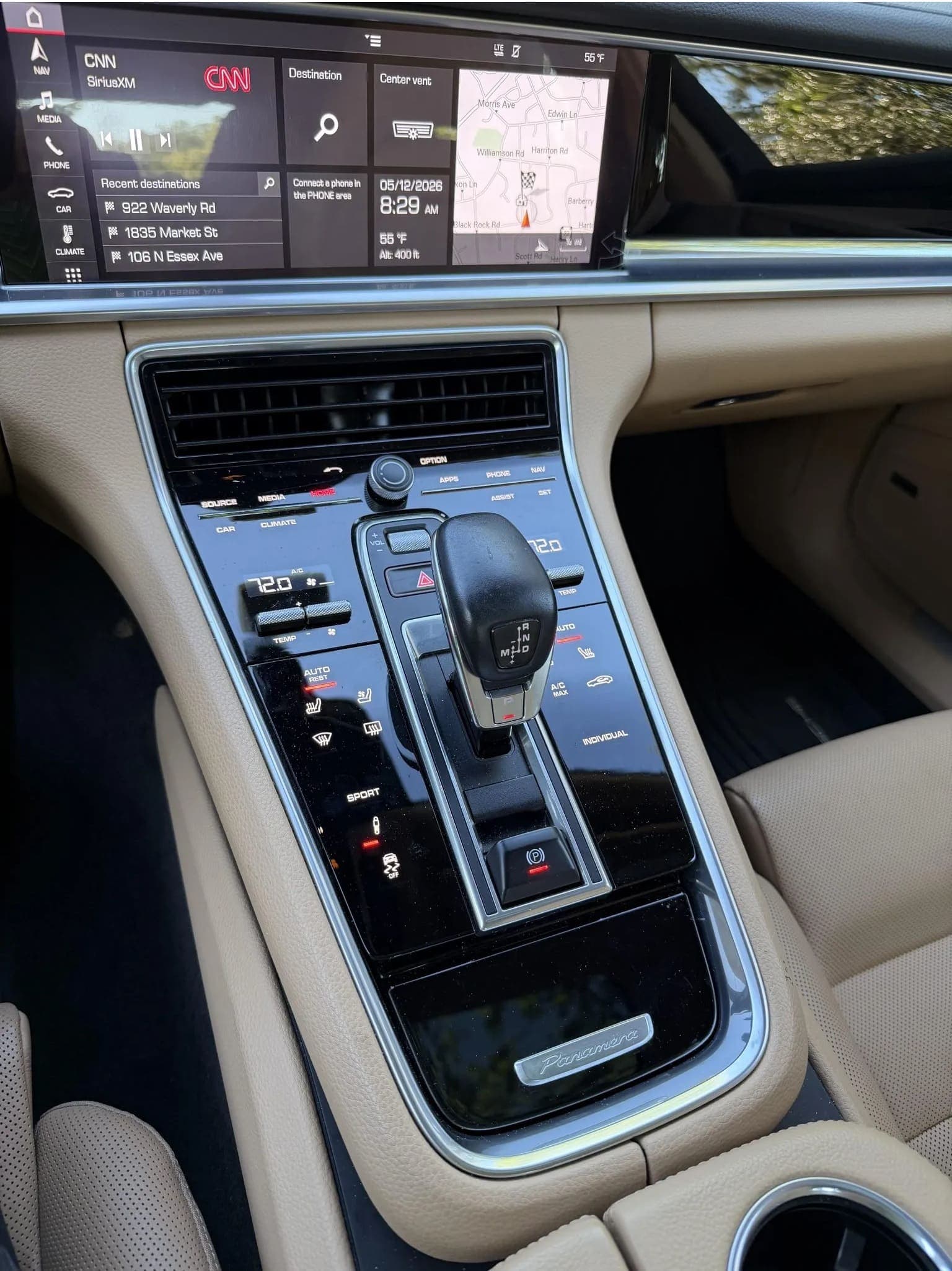 Porsche Panamera 4, view