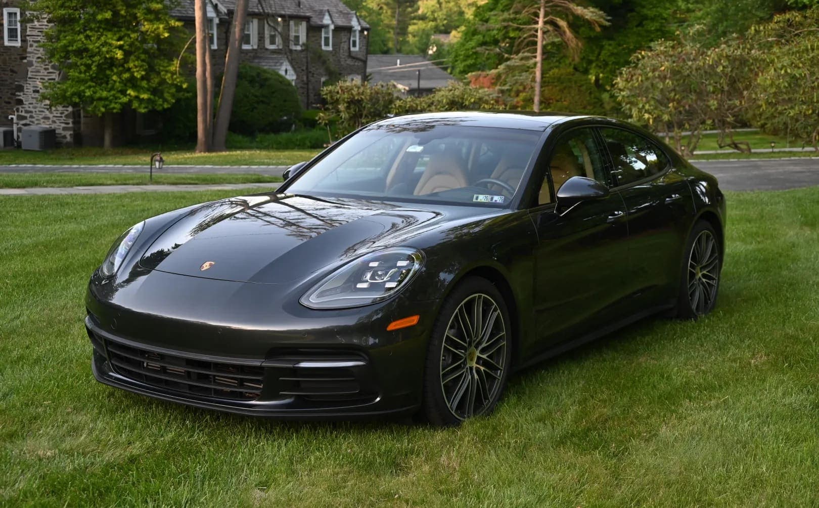 Porsche Panamera 4, view