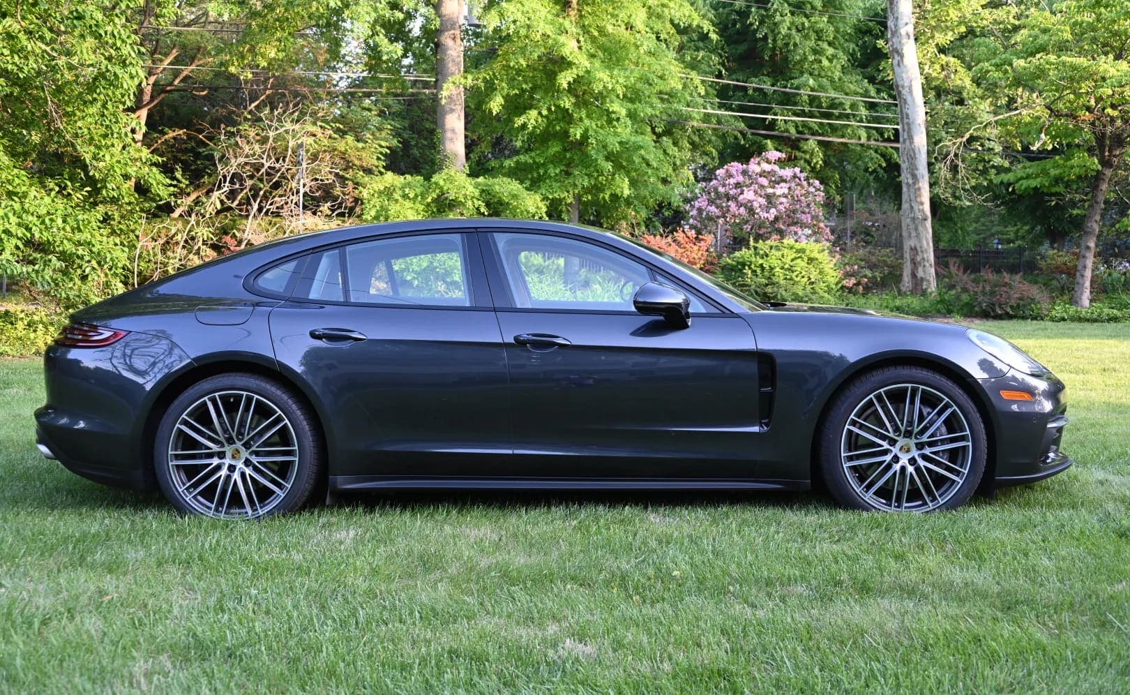 Porsche Panamera 4, view