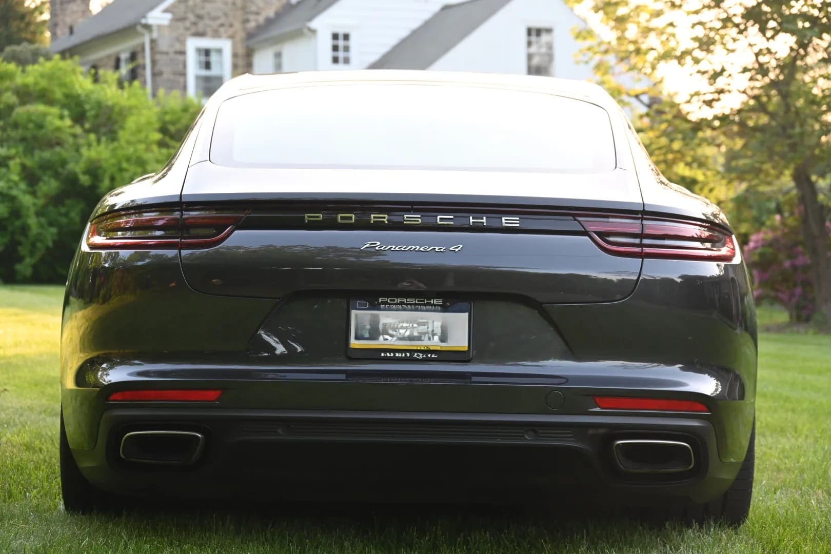 Porsche Panamera 4, view